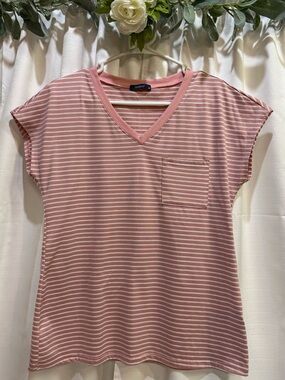 Sampeel Pink & White Striped V-Neck Pocket Tee 🌸 Size Medium